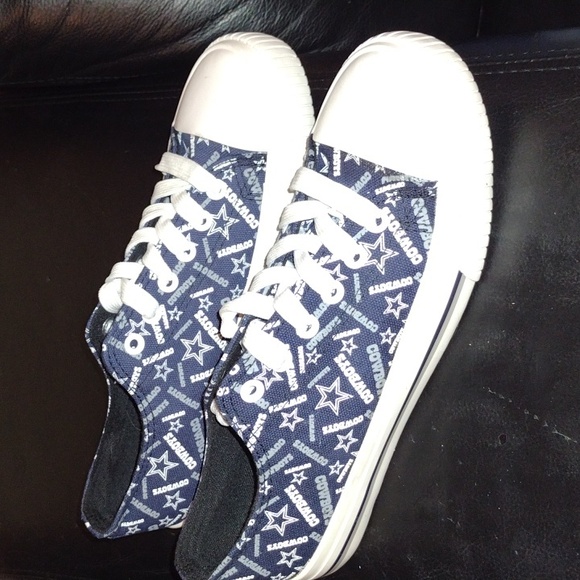 FOCO Sneakers - Dallas Cowboys - Picture 1 of 5